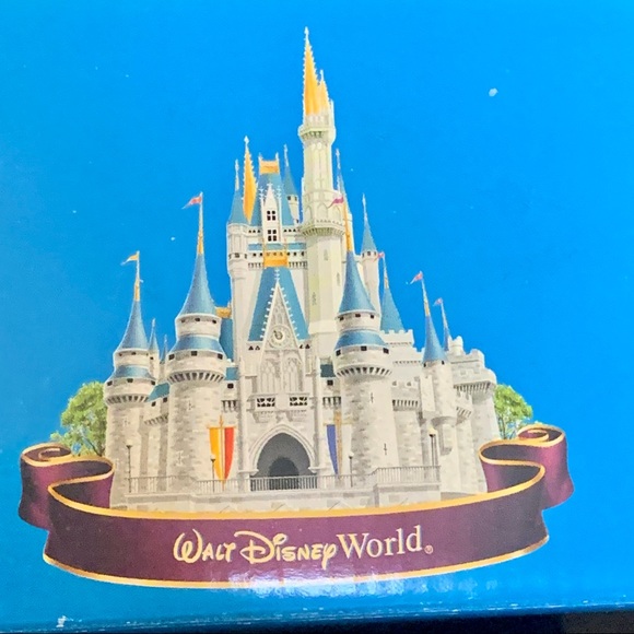 Vintage Walt Disney World Magic Kingdom 3D Embossed Mug - Picture 11 of 15